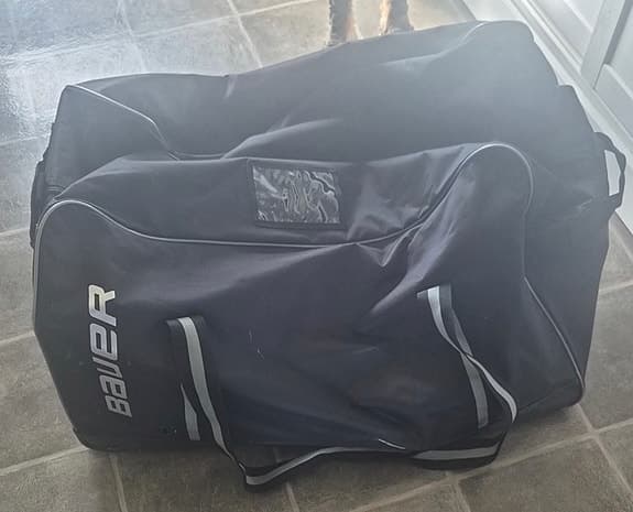 CCM ishockeyutrustning skydd och byxor svart