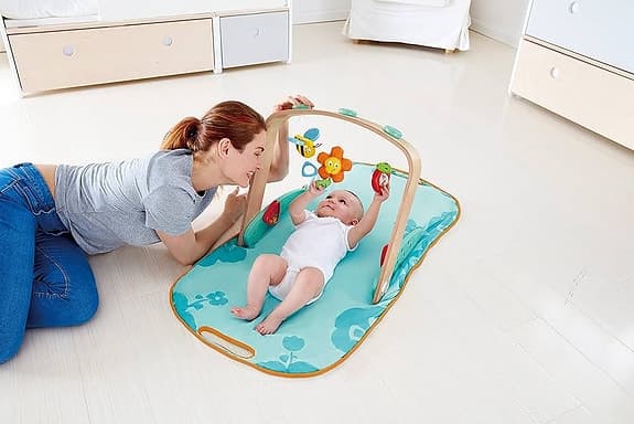 Nytt Hape babygym portabelt i trä