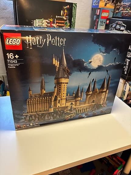 Oöppnat LEGO Harry Potter Hogwarts Castle byggset 71043