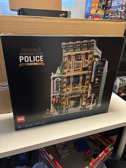 Lego 10278 Police Station byggsats 2923 bitar