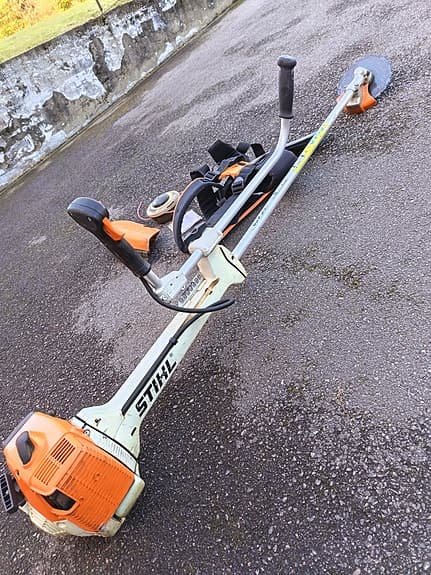 Stihl fs 480 röjsåg med sele och trimmerhuvud