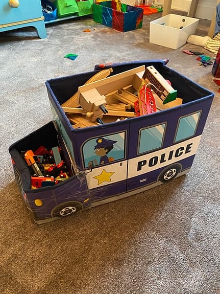 BRIO leksakståg med träjärnväg och fordon