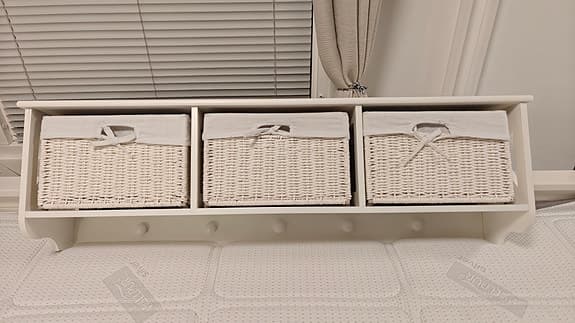 OURE vägghylla med 3 korgar, vit