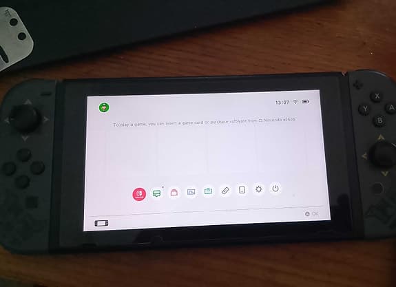 Nintendo Switch, allt på bild ingår.