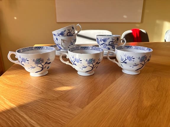 Tekoppar med fat Royal Tuscan