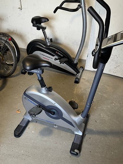 Energetics och Christopeit CT 310 motionscyklar grå svart