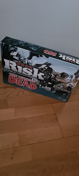 Risk The Walking Dead brädspel