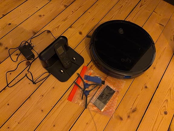 Eufy robotdammsugare svart 11s