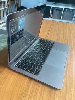 Apple MacBook Pro 13 tum, 2 GHz Intel Core i5 16 GB RAM