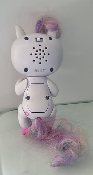 Fingerlings Unicorn. Jättekul leksaker för barn med ljud&rörelse!!!
