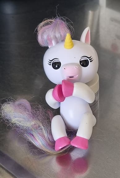 Fingerlings Unicorn. Jättekul leksaker för barn med ljud&rörelse!!!