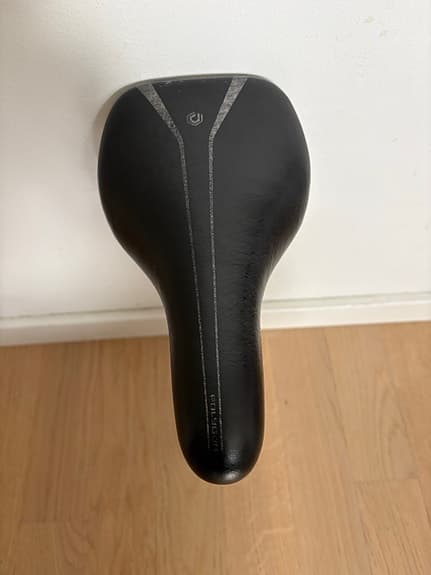 Cykelsadel för barncykel med sadelstolpe svart och snabbhöjdjustering