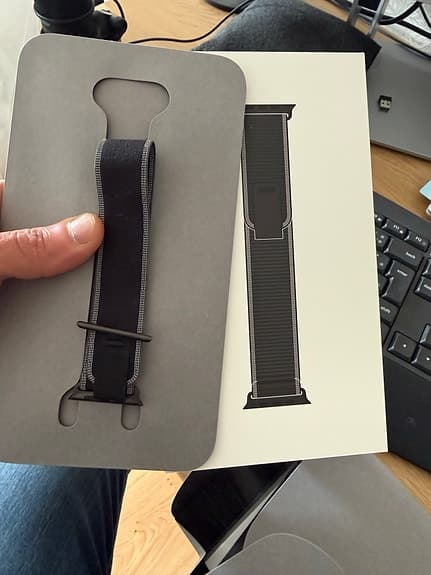 Apple armband trail loop