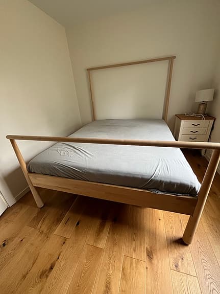 IKEA sängram trä