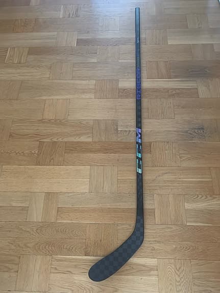 CCM Ribcor Trigger 9K , 75 flex P28, Sr  Right , Hockeyklubba