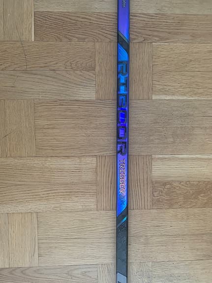 CCM Ribcor Trigger 9K , 75 flex P28, Sr  Right , Hockeyklubba