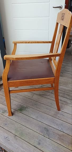 Fin stor solitärstol, ”Äpplet”