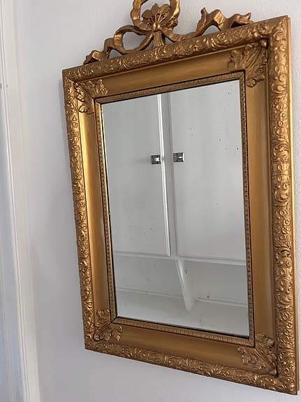 Antik stil spegel i nyrokoko – dekorativ väggspegel