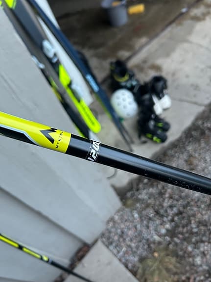 McKinley längdstavar 120 cm svart/gul