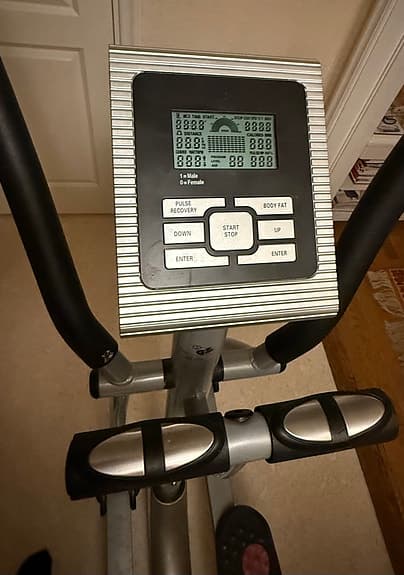 Axla crosstrainer med träningsdator