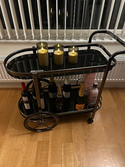 Serveringsvagn metall glas svart