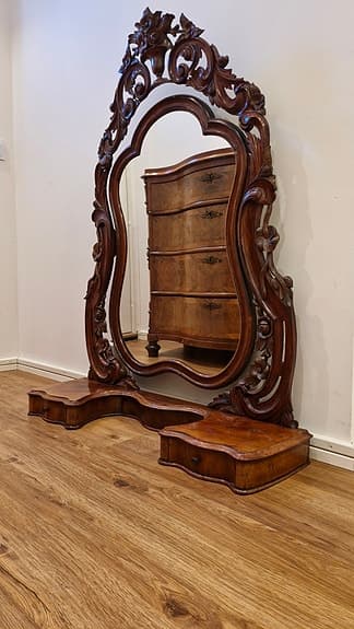 Antik spegel till byrå - dekorativ