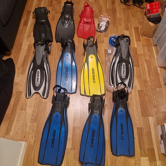 Dykutrustning, Fenor, skor o våthandskar