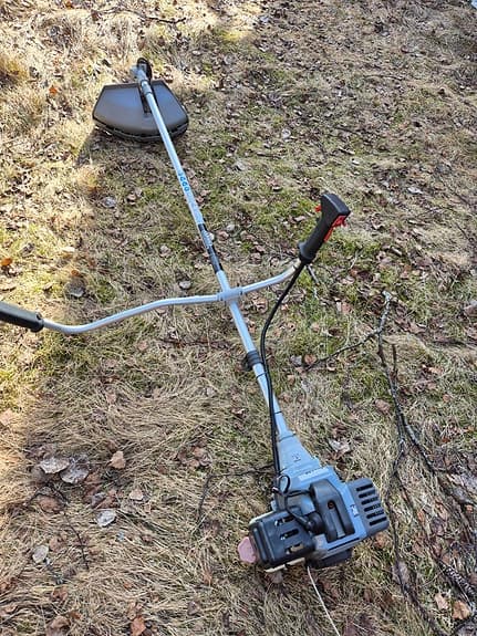 Meec bensindriven röjsåg