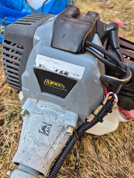 Meec bensindriven röjsåg