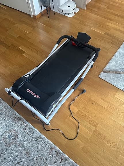 Smidigt kompakt löpband för hemmet – perfekt för promenader och vardagsmotion
