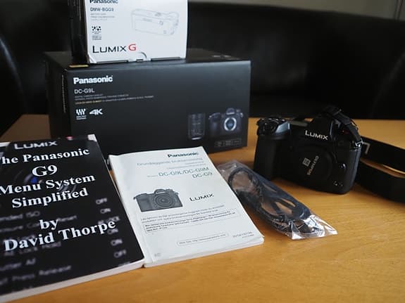 OBS! Oanvänd Panasonic G9, 100 exp, med extra batterigrepp.