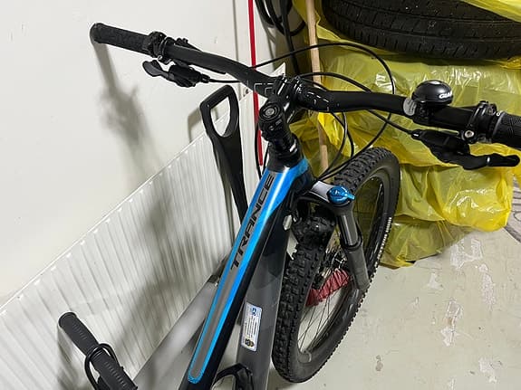 Giant heldämpad cykel 27,5" ramstorlek M