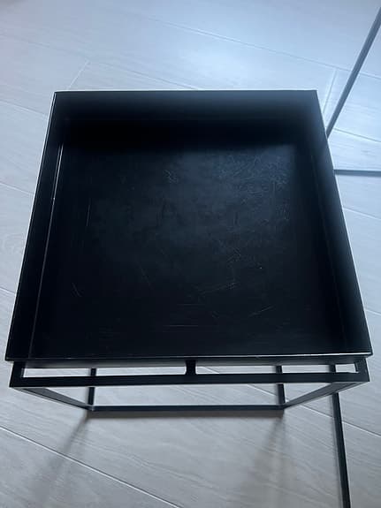Hay tray table brickbord