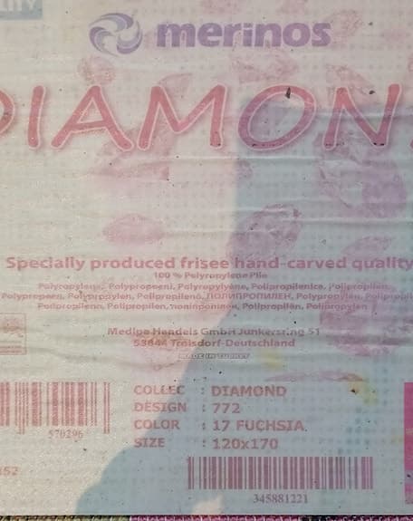 Jättefin cerise tjock Barnrumsmatta med fjärilar