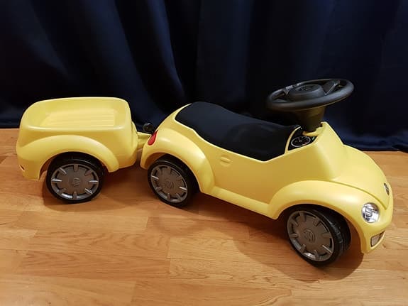VW Beetle (Bubbla) gåbil / sparkbil med släpvagn, original från Volkswagen, gul
