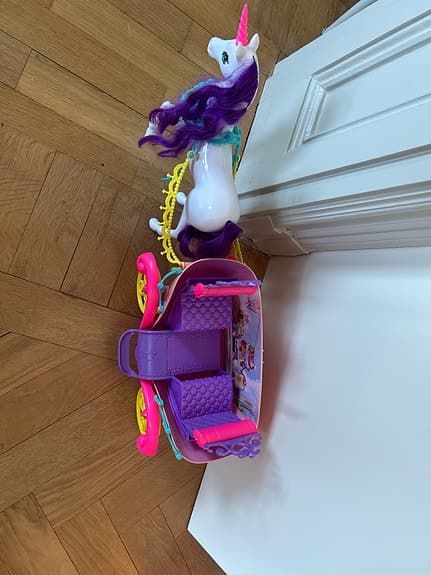 Barbie enhörning med vagn