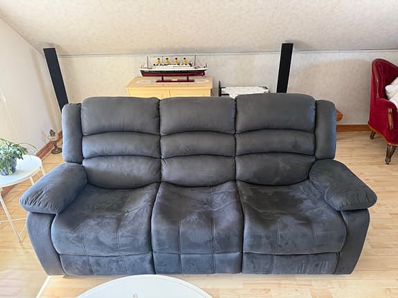 Soffgrupp 2 fåtöljer + 3-sitts soffa. Elrecliner