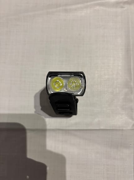 Kraftfullt uppladdningsbart cykelbelysningsset med fästen