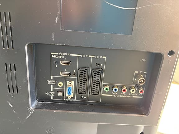 “32” Toshiba TV, fungerar bra, 2 HDMI.