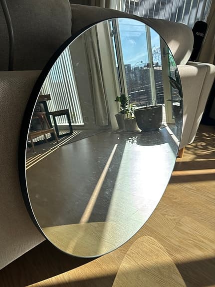 MIO rund spegel med svart ram - 80cmq