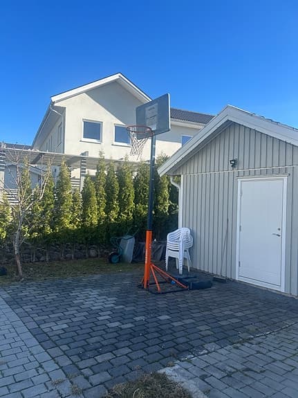 Basketkorg på fot utomhus justerbar höjd