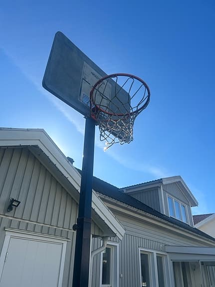 Basketkorg på fot utomhus justerbar höjd