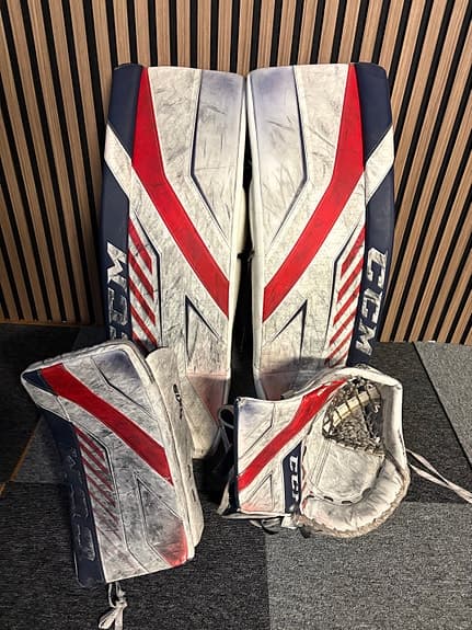 CCM AXIS målvaktsutrustning 33+1 blå vit röd