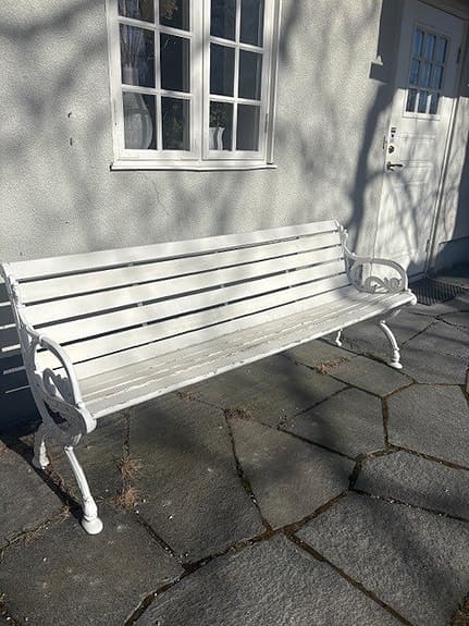 Byarum vit trädgårdsbänk största modellen (185 cm)