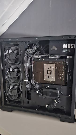 Kraftfull gamingdator – Ryzen 7 7700 & RX 9070 XT, 32GB DDR5