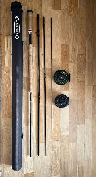 Flugfiskeset spö med två rullar