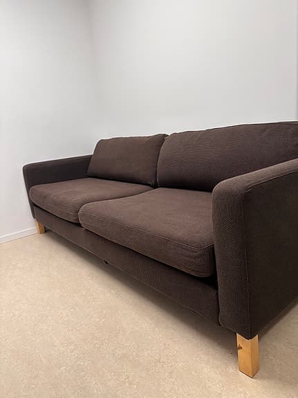 Brun Karlstad bäddsoffa med hemleverans och inbärning