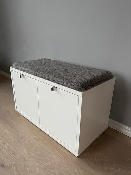 Sittbänk Rowico Confetti med skön dyna och förvaring