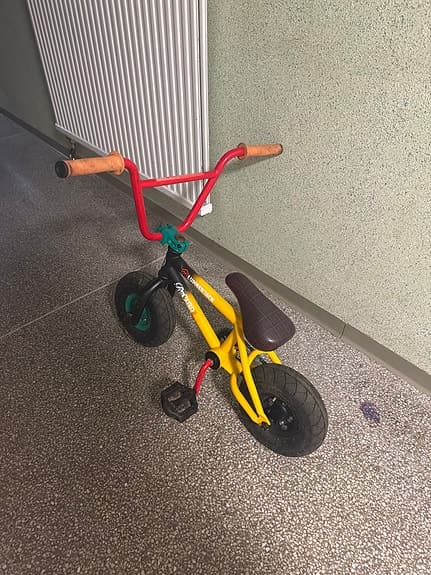 Mini bmx - KAN GÅ NER I PRIS VID SNABB AFFÄR