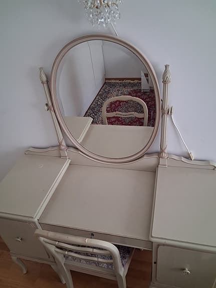 Antik stor Spegelbord / Sminkbord med en stol i mycket bra skick! Se bilder!
